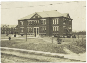 Original Curry Building as it sat on College Avenue, 1905